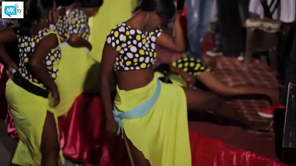 Khanga moja Wacheza Uchi hadharani