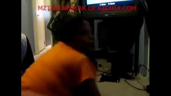 BBW BLACK TEEN SHAKIN HER FAT ASS