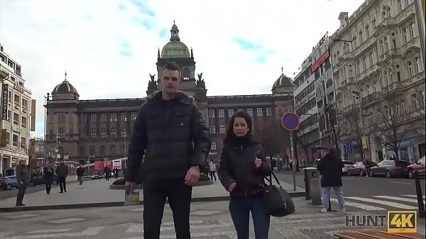 A la morena tetona Jocelyne Z le follan su co&ntilde;o afeitado por dinero