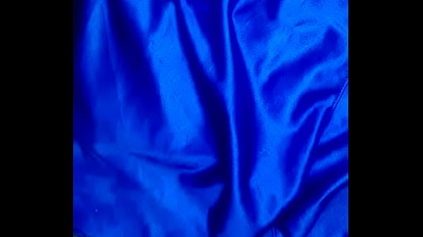 Mi amigo Juan lechea sobre su short azul  