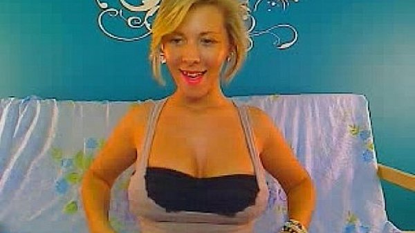 blonde chatting and fingering her pussy(1).wmv