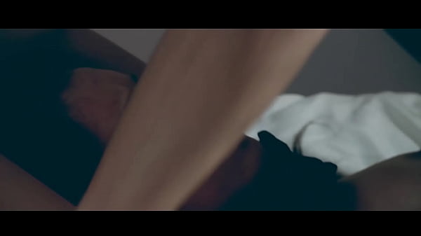 Dominando a una sumisa para correrme en toda su boca y follarla mientras est&aacute; atada.