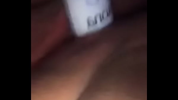 Plus size girl and the Rexona spray