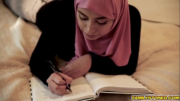 That rich white cock is pounding Ellas wet pussy like a spread eagle! 