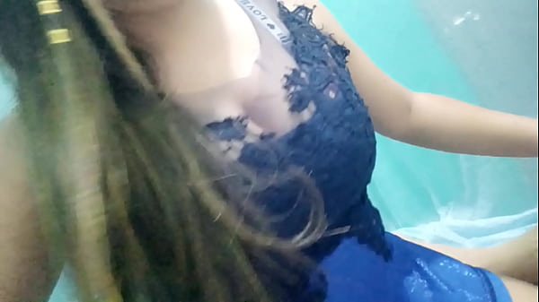 I enter my stepsister's bed and she receives me with a very delicious blowjob, the very slut sucks me to the testicles, she wants me to fuck her intensely 