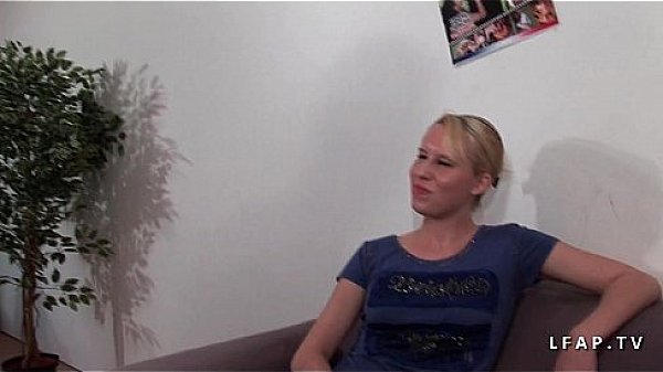 Casting Cindy Picardie prise en double penetration et fini en orgie torride