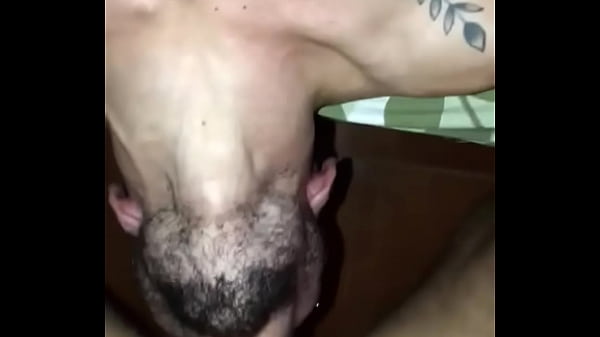 Metendo a pica na boca do meu noivo 