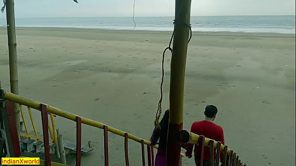 Desi Bengali wife Dating sex at sea Beach!