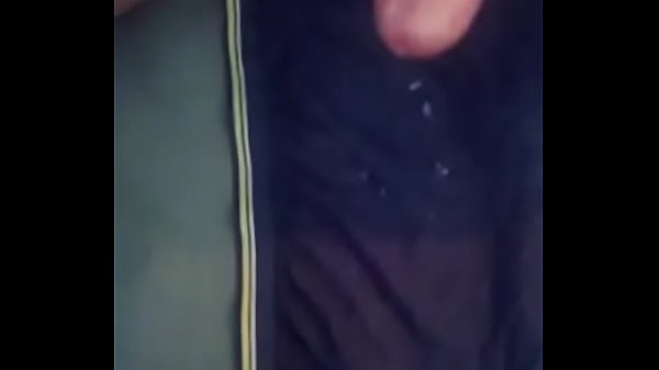 Mineiro batendo uma e gozando bastante