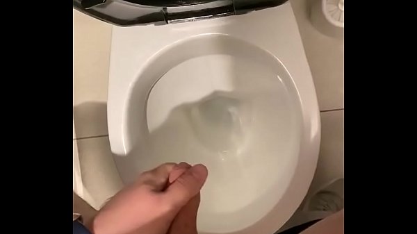 Wanking in my public gym toilets with big cumshot 