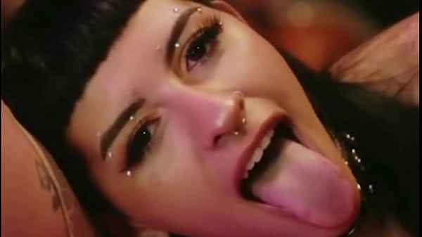 Cazzu para el facial