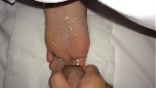 睡著時射在腳上