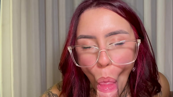 A NOVINHA TATUADORA E ATRIZ PORN&Ocirc; INICIANTE, QUE DEL&Iacute;CIA ELA &Eacute;