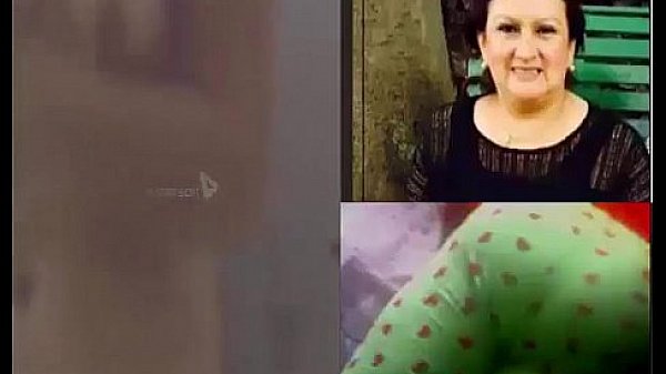 mi tia desnuda en la ducha