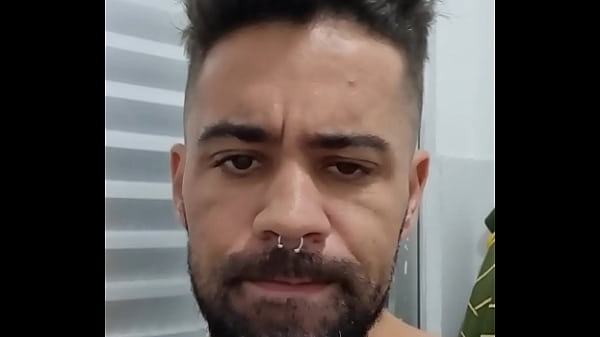 De pau duro no vesti&aacute;rio  