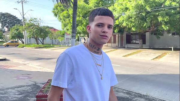 As promised we have a sequel with Calvin Junior ready for you! We took Calvin to our hotel room to experience proper handjob by Mr. Hand Jobs himself, oil him out, and give every muscle in his body proper tune up, including the most important muscle of al  