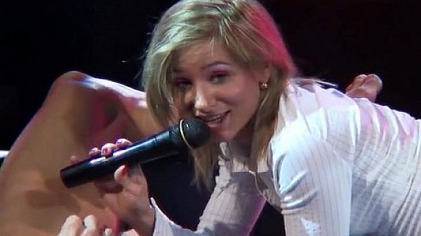 Sexy chick gets hard dick in her mouth