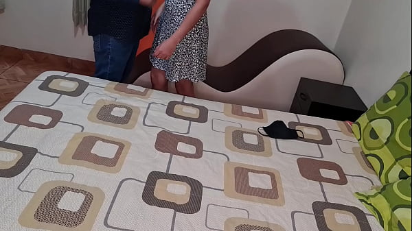 hermanastra cogida por sus amigos de la universidad