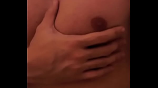 DESPEUS D EUNAS COPAS MI SEXY AMIGO HETERO SE DEJA TOCAR EL CUO