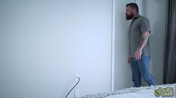 Miles dig in to the bottom of Minxx pussy  