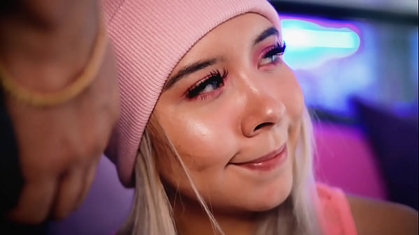 Colombian webcamer slut wants her boyfriend's cock and loves to show off in her public show  