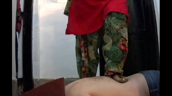 Mistress Makali trampling  