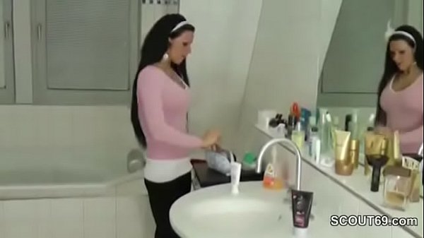 Caught German Step-sister in Bath and Seduce to Handjob