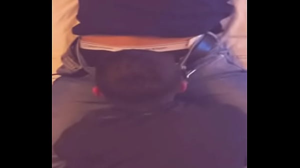 EL HETERE SE DEJA TOCAR POR MI DESPUES DE LA PEDA ACOSTADO EN LA CAMA