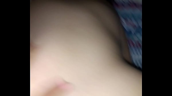 Branquinha tomando na buceta