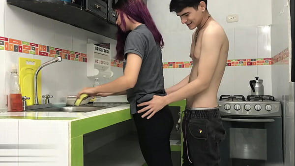 Mamada con hermanastra r&aacute;pidamente se pone lechosa y tenemos mucho sexo