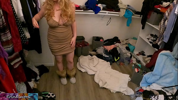 Sex with stepmom while helping her organize her closet