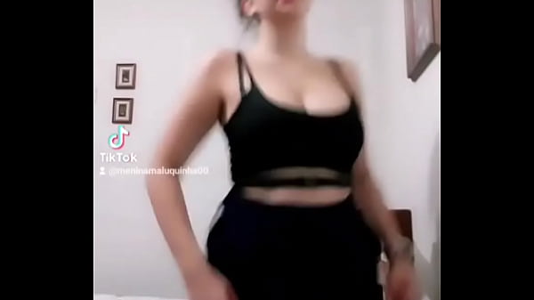 Ju gatinha rebolando gostoso 