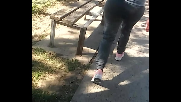 MUJER DE 40 CON GRAN CULO