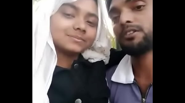 Young lovers fuck in park