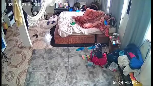 C&acirc;mera escondida flagra casal famoso