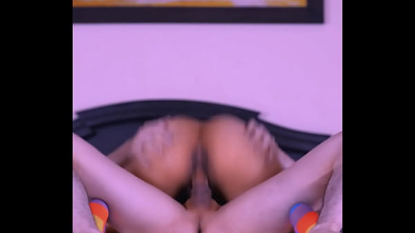 La hijastra se acerc&oacute; t&iacute;midamente a su padrastro, pero pronto revel&oacute; su lado atrevido y lo llev&oacute; a un lugar de placer del que no quer&iacute;an escapar. 