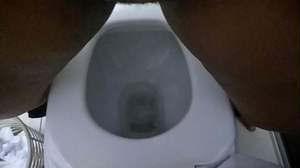 Gordinha da buceta peluda minando muito  