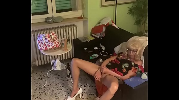 Love suck and push inside dildo