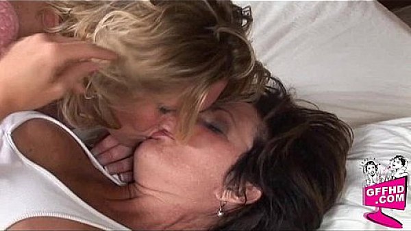 Lesbian encouters 1004