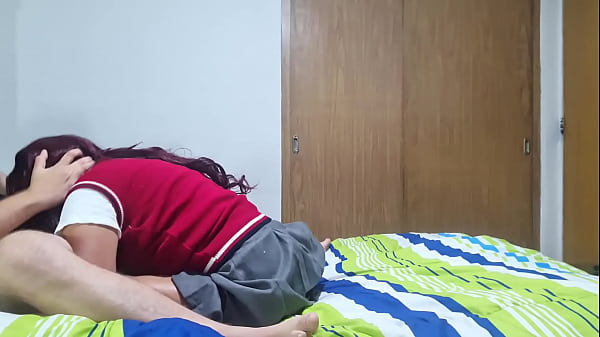 real amateur sex of a little slut from a public institute sucking her boyfriend&acute;s cock until make him cum