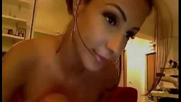 Brunette finger & rubs herself on cam