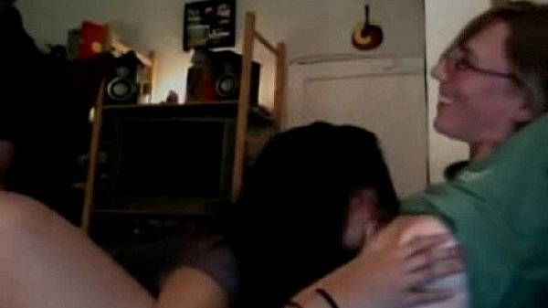 Milfs doing crazy things on webcamsebcams