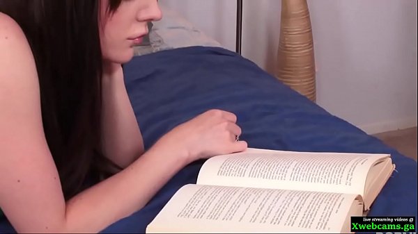 Carpet muncher sexy girls eat pussy like a boss on the bed while cumming - more at Xwebcams.ga