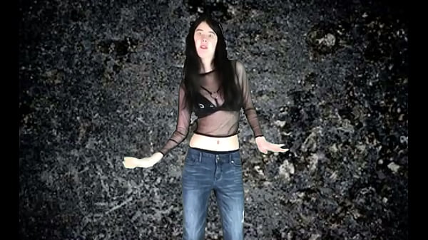 Four grunge chicks dance and suck cock  