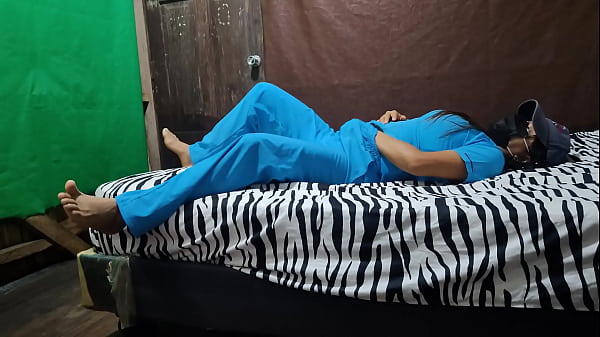 SEXY STEPMOTHER KNOWS HOW TO VENTILATE THE STENT OF HER HOT VAGINA WHILE WAITING IN BED FOR THE TIME TO GO OUT TO WORK AS A NURSE!! FREE HOMEMADE PORN  