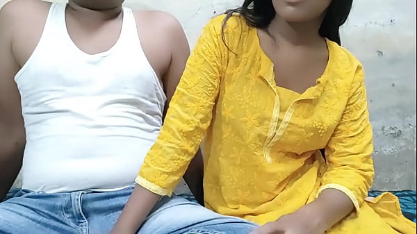 रांड को चोदकर उसके ऊपर ही पानी गिराया