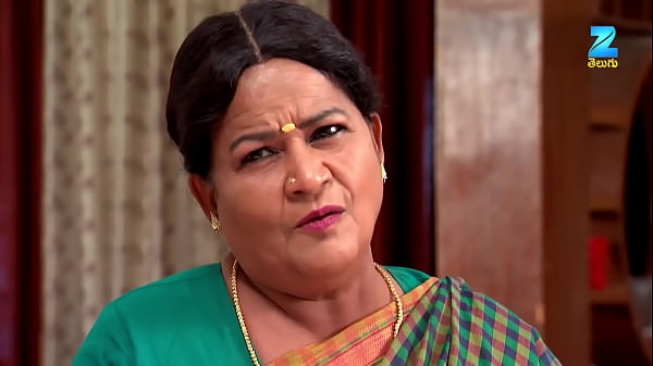 Bitch Exposing deep Closeup Navel in Telugu serial DONT MISS IT  