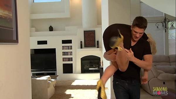 Big tits babe moans while getting her pussy banged after sucking a dick