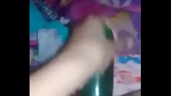 Madura caliente d&aacute;ndose placer