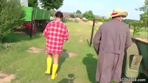 Mutti und Papa treiben es wild auf dem Bauernhof